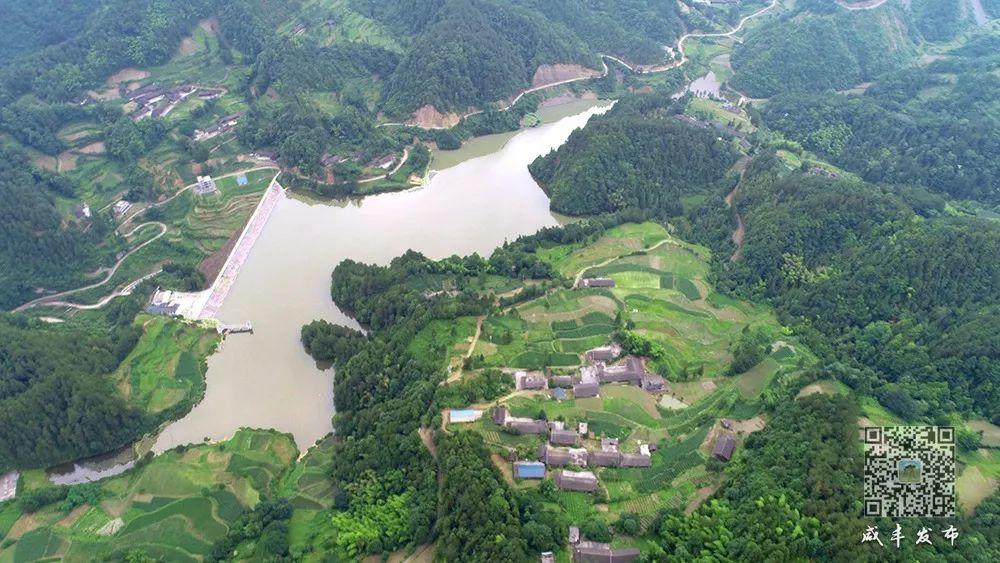 东厢溪:揽青山入怀 枕溪水而眠 东厢溪:揽青山入怀 枕溪水而眠