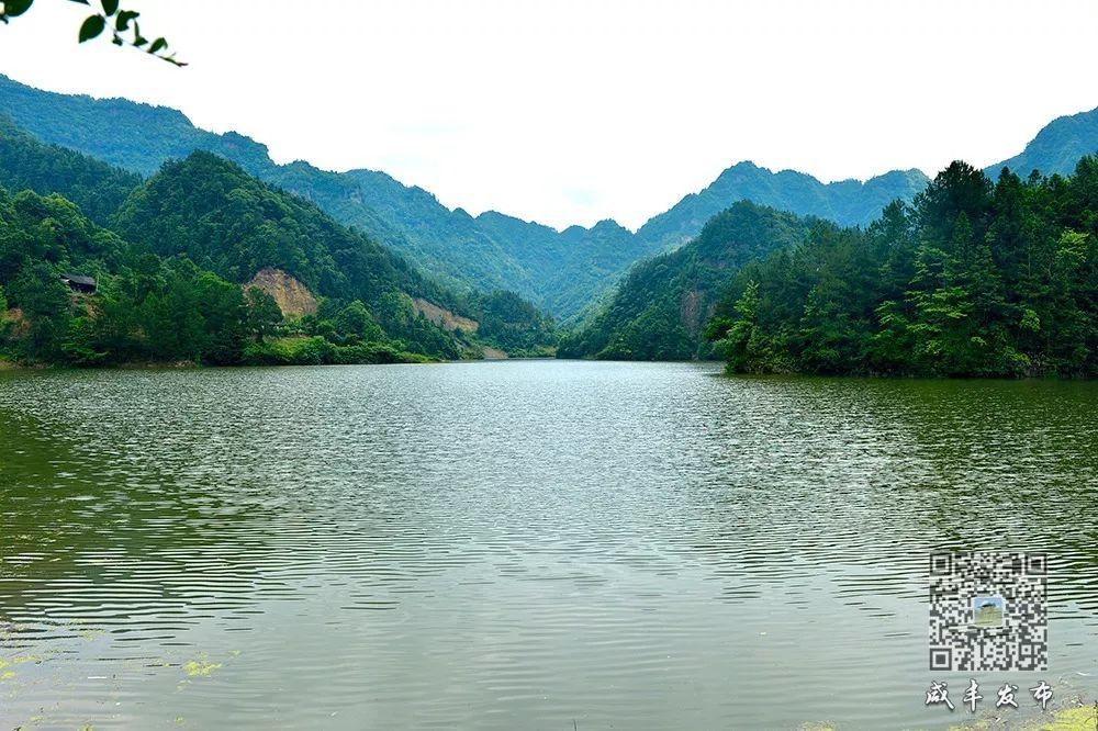 东厢溪:揽青山入怀 枕溪水而眠 东厢溪:揽青山入怀 枕溪水而眠
