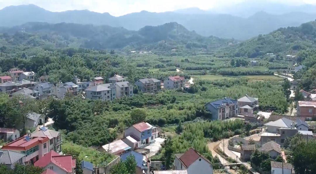 视频 | 因为你还是个孩子