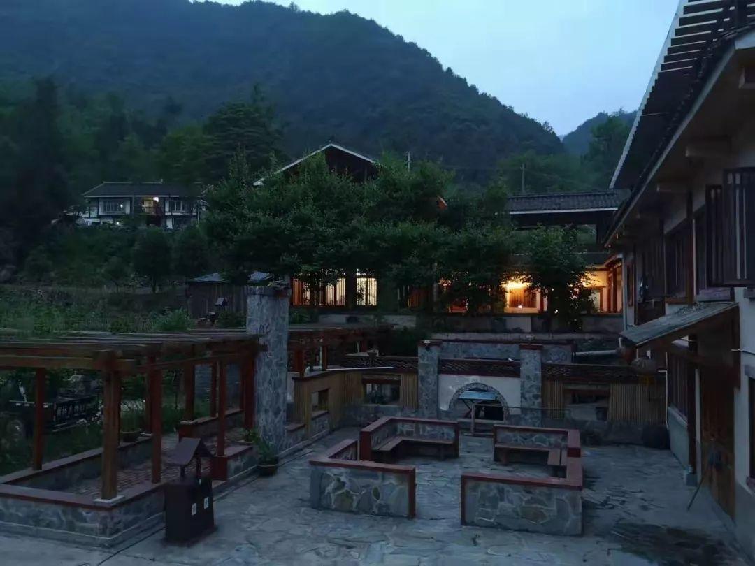 百年碎片化的乡建
