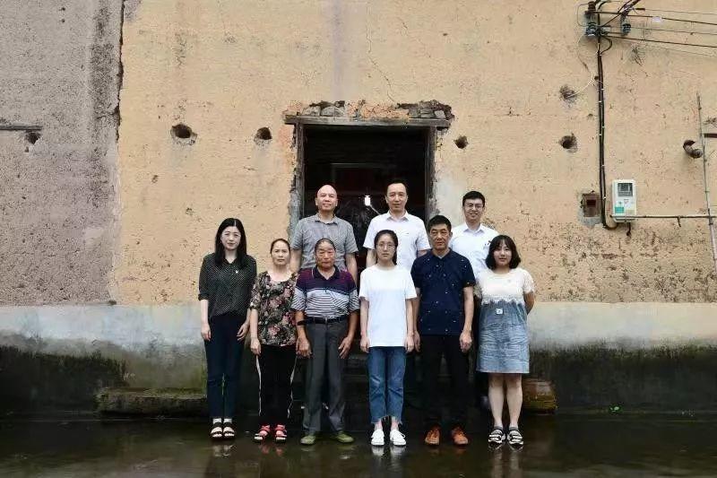 不忘初心、牢记使命︱不忘初心践承诺，走亲连心12载！在12年的帮扶中，曾经一年级的小姑娘要上大学啦！