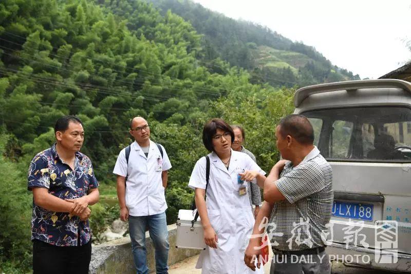 百医驻村 | 休宁县徐家村和清溪村的驻村医生张建明、徐晓婵夫妻