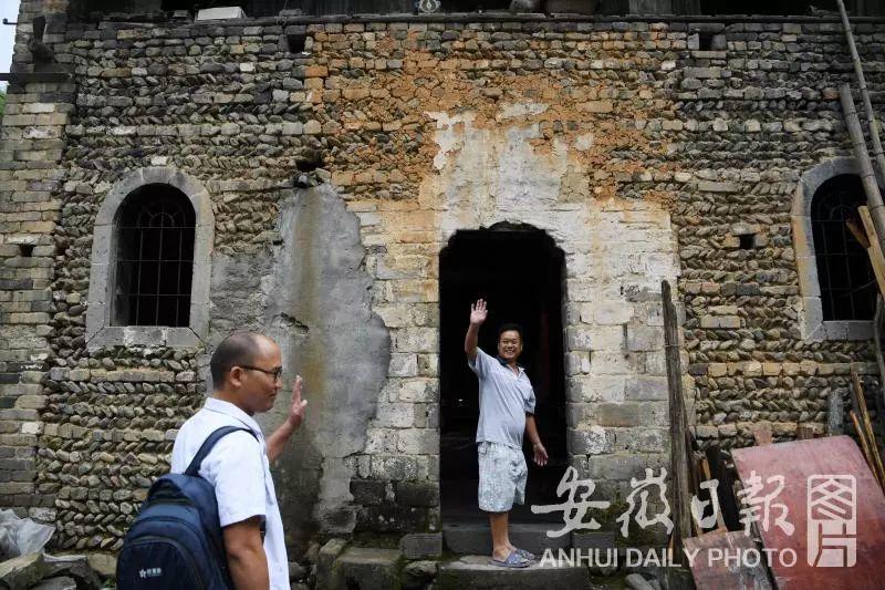 百医驻村 | 休宁县徐家村和清溪村的驻村医生张建明、徐晓婵夫妻