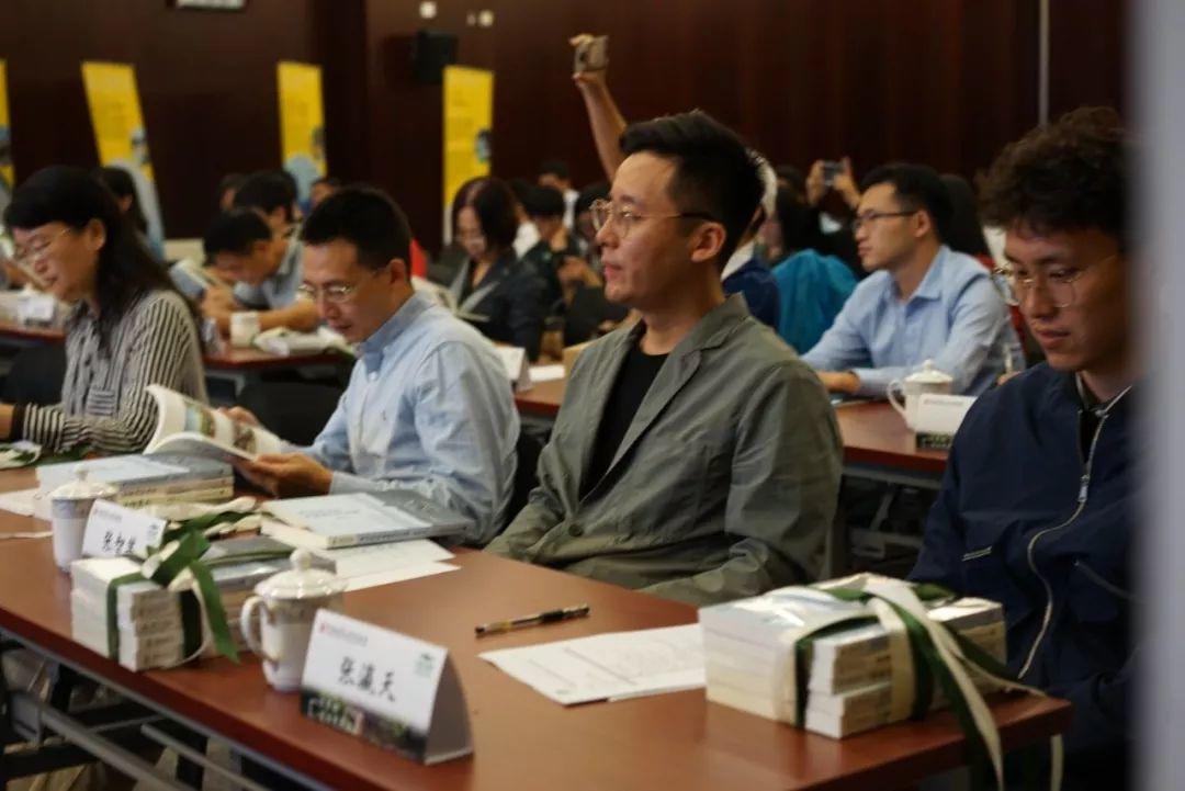 《新时代中国乡村振兴指南丛书》新书首发式在京召开 《新时代中国乡村振兴指南丛书》新书首发式在京召开