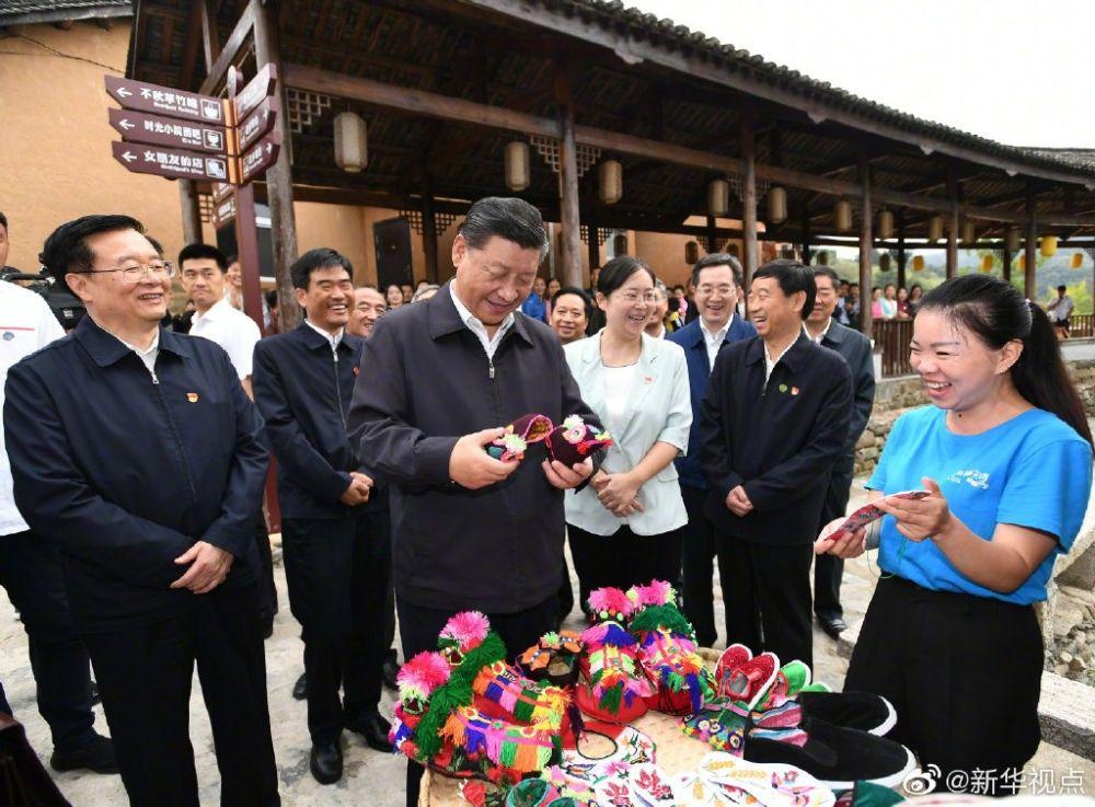 习近平：把传统村落改造好