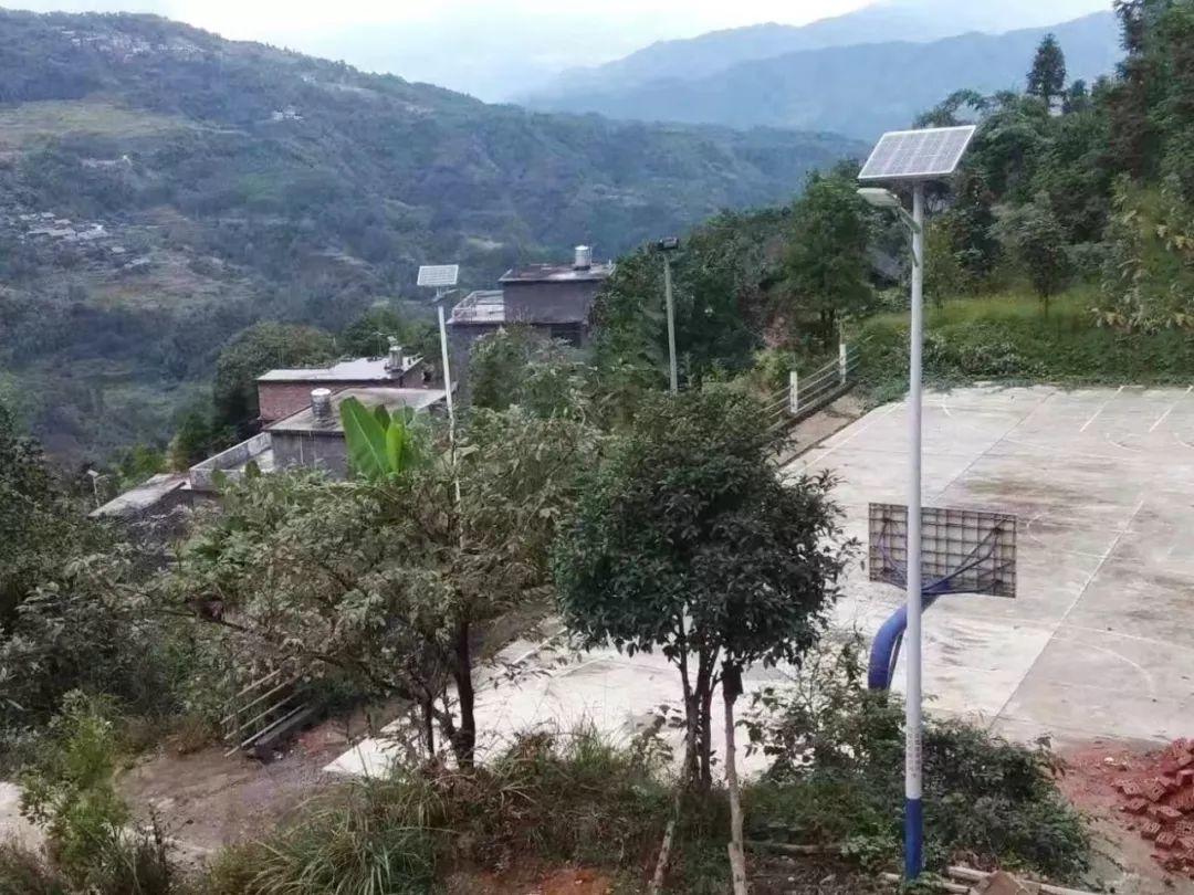 风向︱盏盏爱心灯，照亮村民幸福路