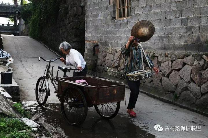 他们是丽水摄影界的“神雕侠侣”，走过400多个村落，还推出了……