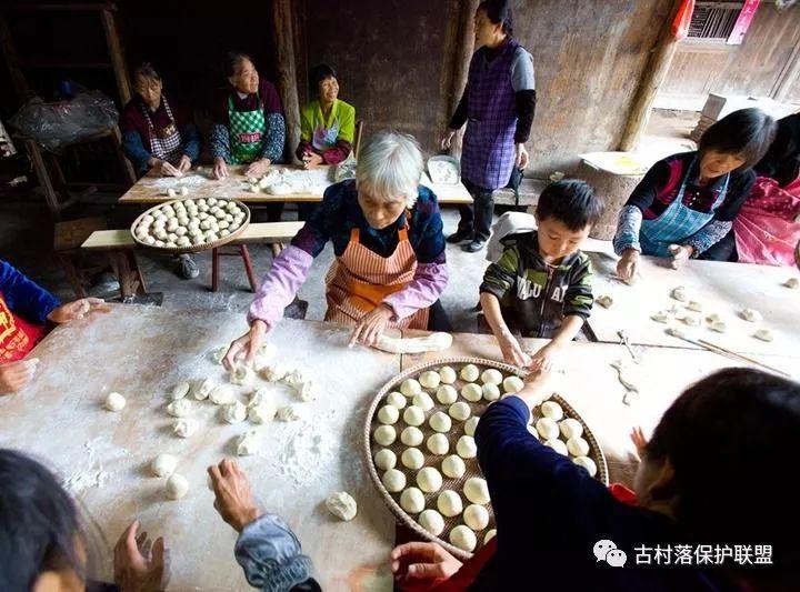 他们是丽水摄影界的“神雕侠侣”，走过400多个村落，还推出了……