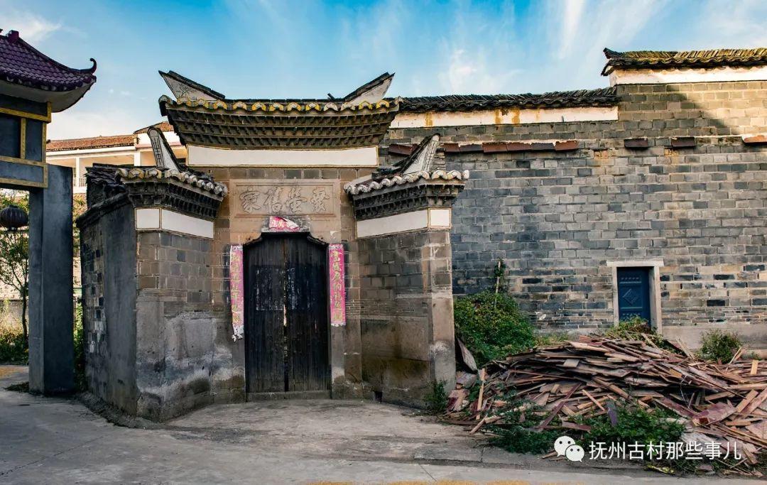 鹏溪村: 鹏飞万里溪盈门