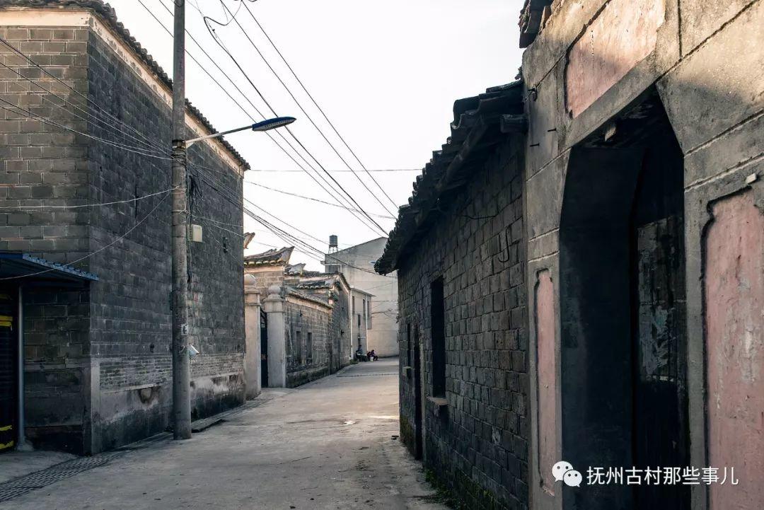 鹏溪村: 鹏飞万里溪盈门