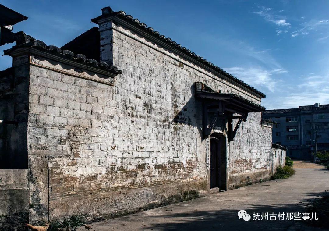 鹏溪村: 鹏飞万里溪盈门