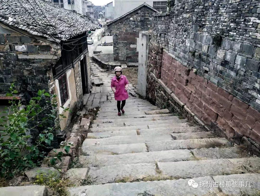 吴城镇:西昌大观泪眼中 吴城镇:西昌大观泪眼中