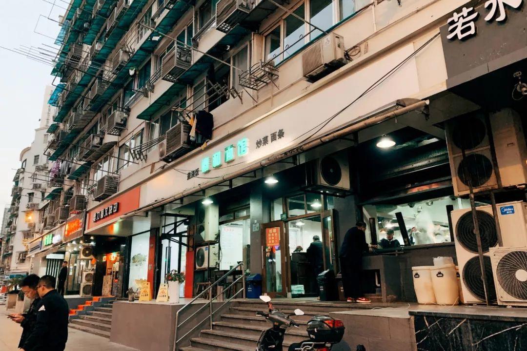 你的地方·回顾｜差头司机小饭店：从巨鹿路说开来