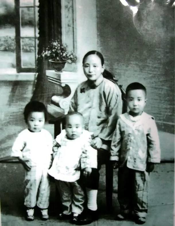探访胡适故居：年轻时爱情也是一团麻