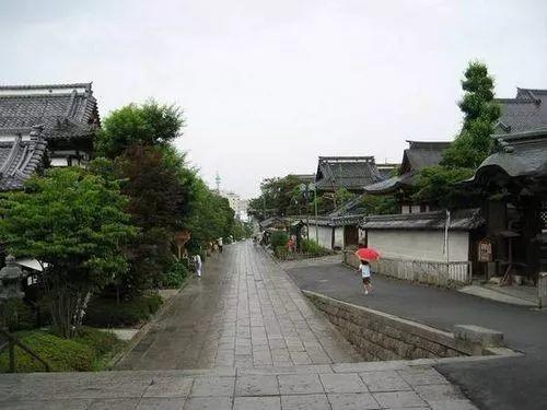 中国城乡之间的差距是一个事实，根源在哪里？