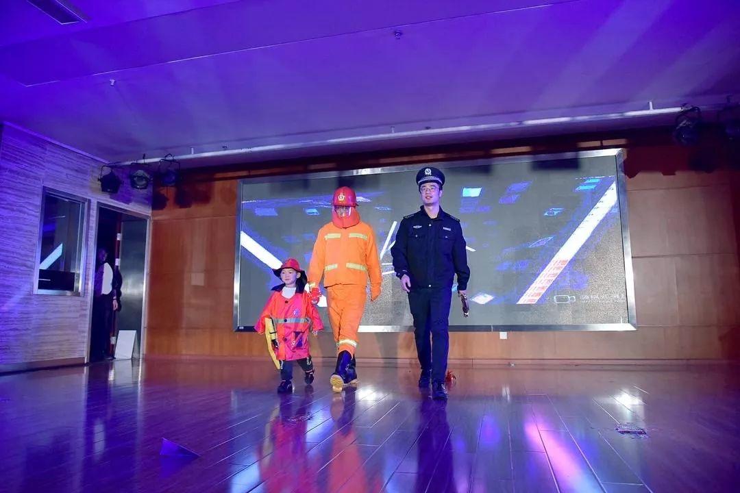 【院动态】金猪辞旧岁，玉鼠迎新春——我院举行2020年新春团拜会