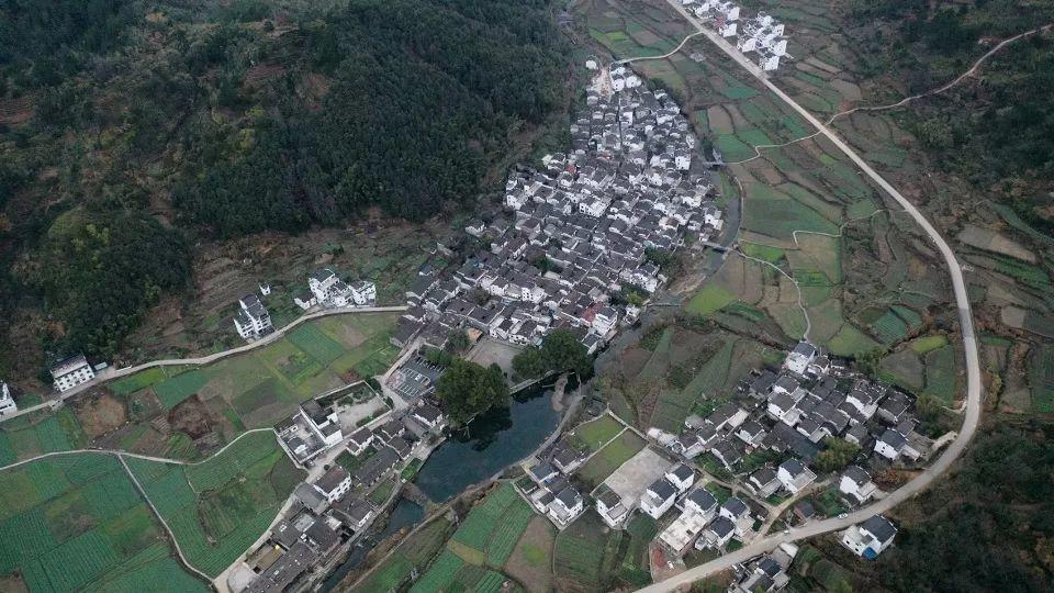 何崴：婺源虹关村留耕堂修复与改造