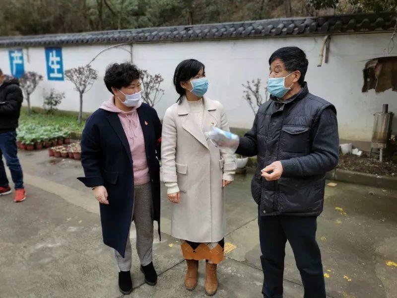 “暗香一袖盈、温情在新民”︱市规划资源局富阳分局一线慰问暖人心