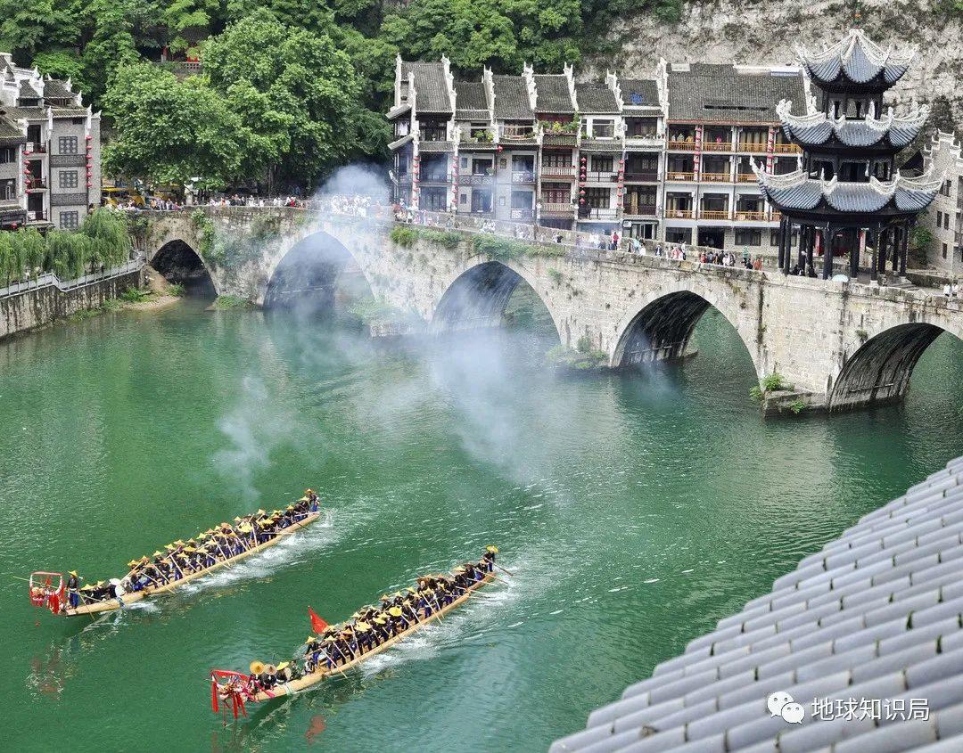 道路，改变贵州