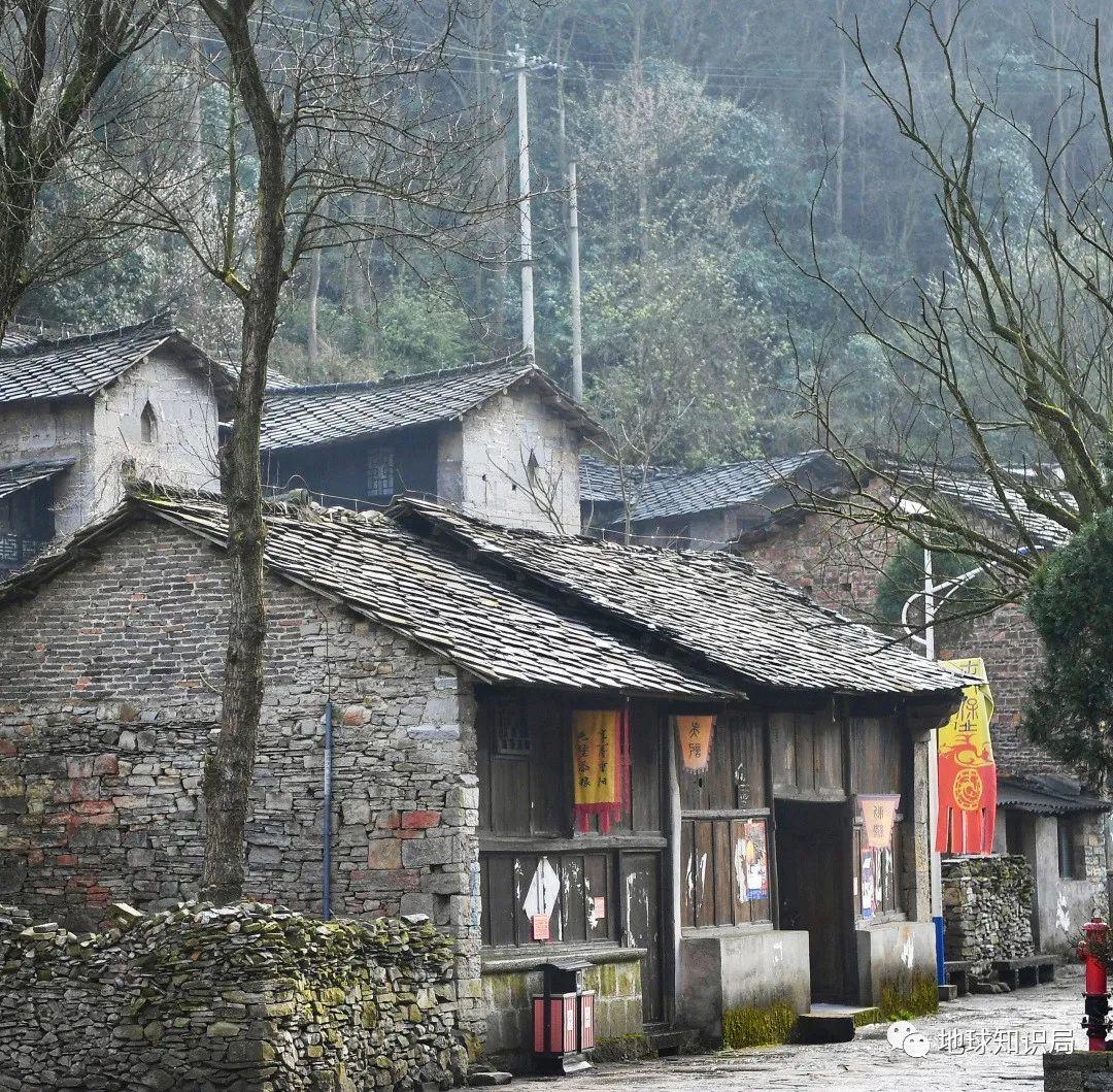 道路，改变贵州