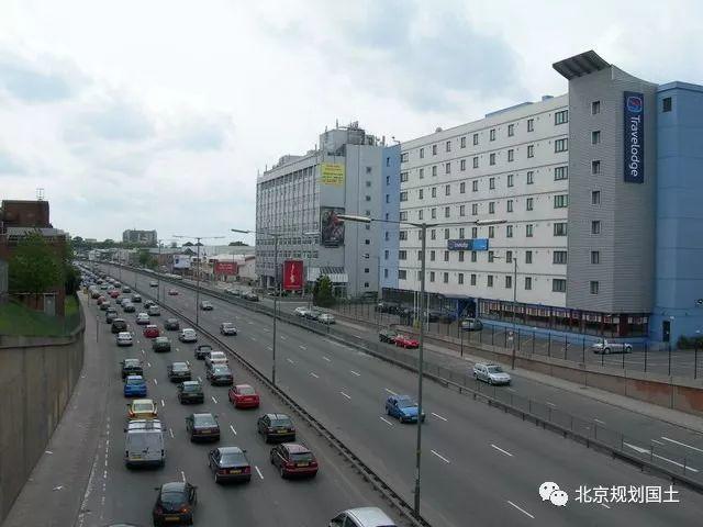 城市更新背景下新兴金融商务区交通开发策略
