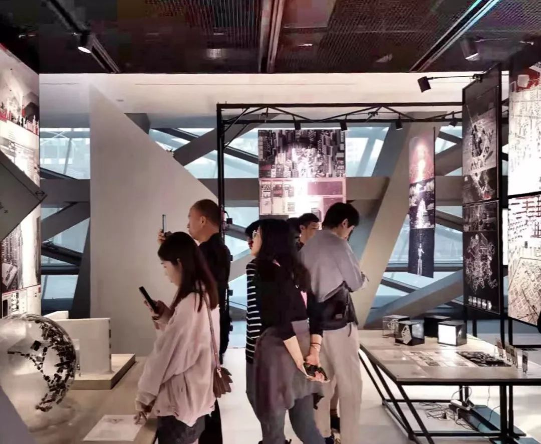 408研究小组 | 2019UABB深双展“编码纪”展评与作品简介归档