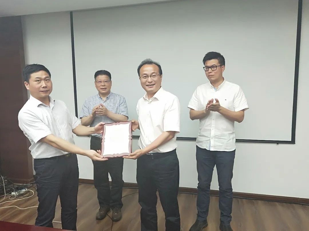 赵春副书记、副局长赴三墩镇调研指导“助万企、帮万户”活动