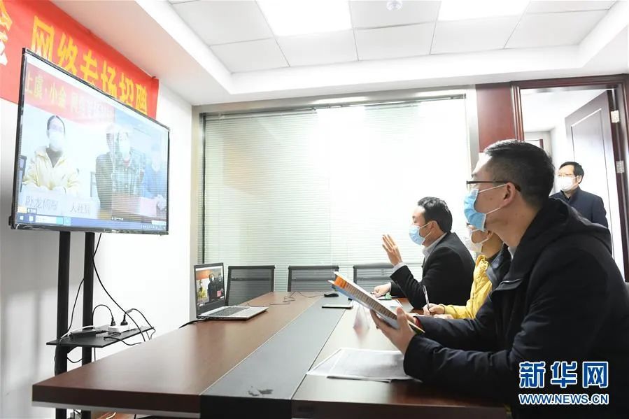从人民中汲取磅礴力量 ——习近平总书记同出席2020年全国两会人大代表、政协委员共商国是纪实