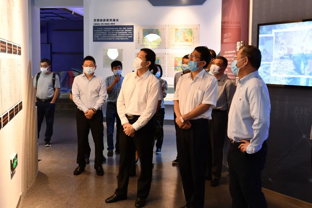 陈祥荣局长到省第一地质大队调研