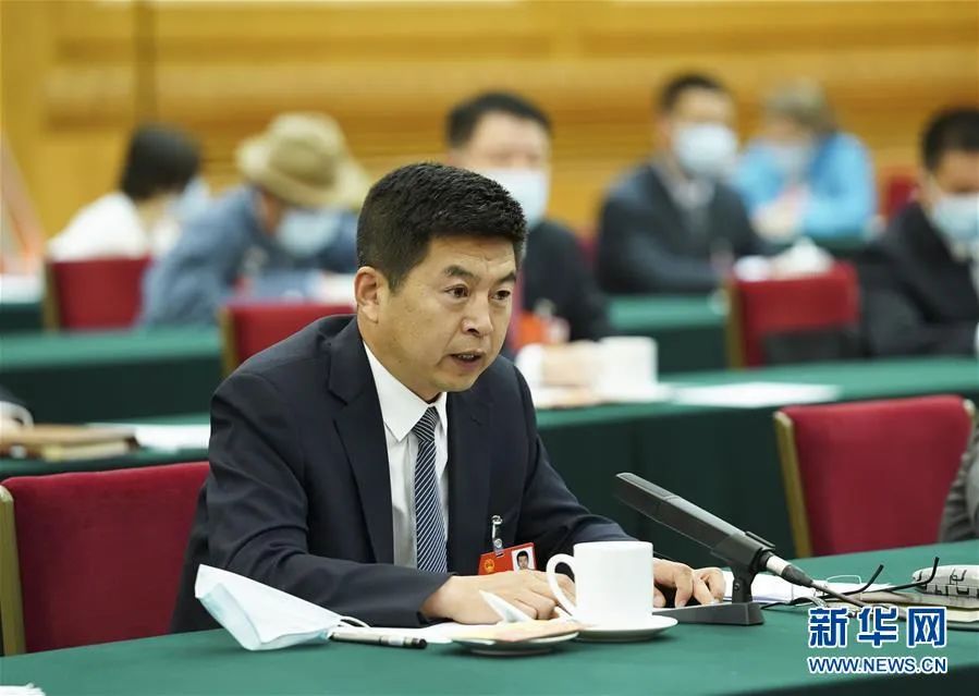 从人民中汲取磅礴力量 ——习近平总书记同出席2020年全国两会人大代表、政协委员共商国是纪实