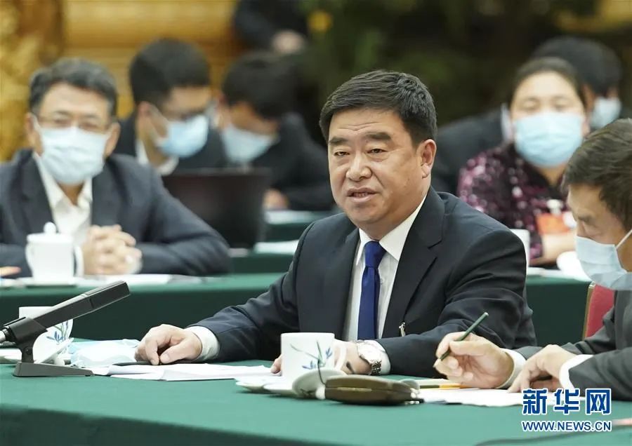 从人民中汲取磅礴力量 ——习近平总书记同出席2020年全国两会人大代表、政协委员共商国是纪实