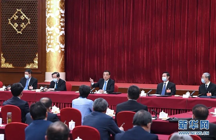 李克强栗战书汪洋王沪宁赵乐际韩正分别看望出席全国政协十三届三次会议委员 并参加讨论