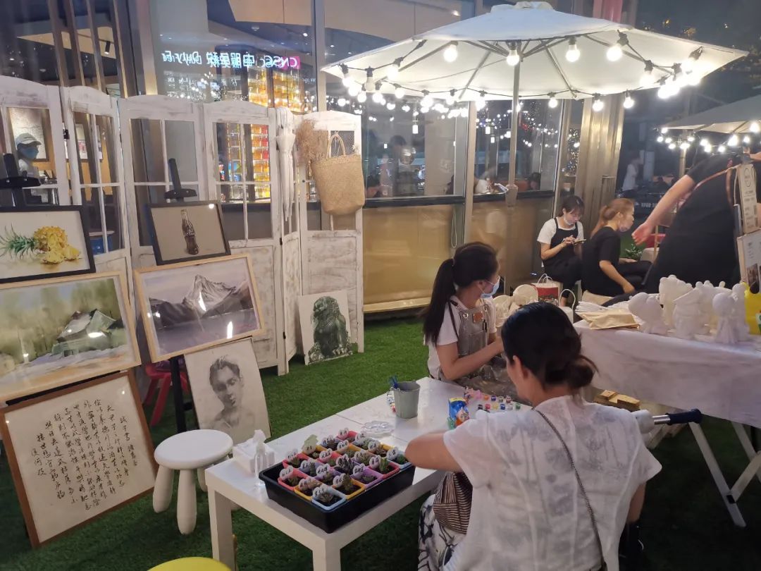 上海夜生活节的摊位算不算地摊？