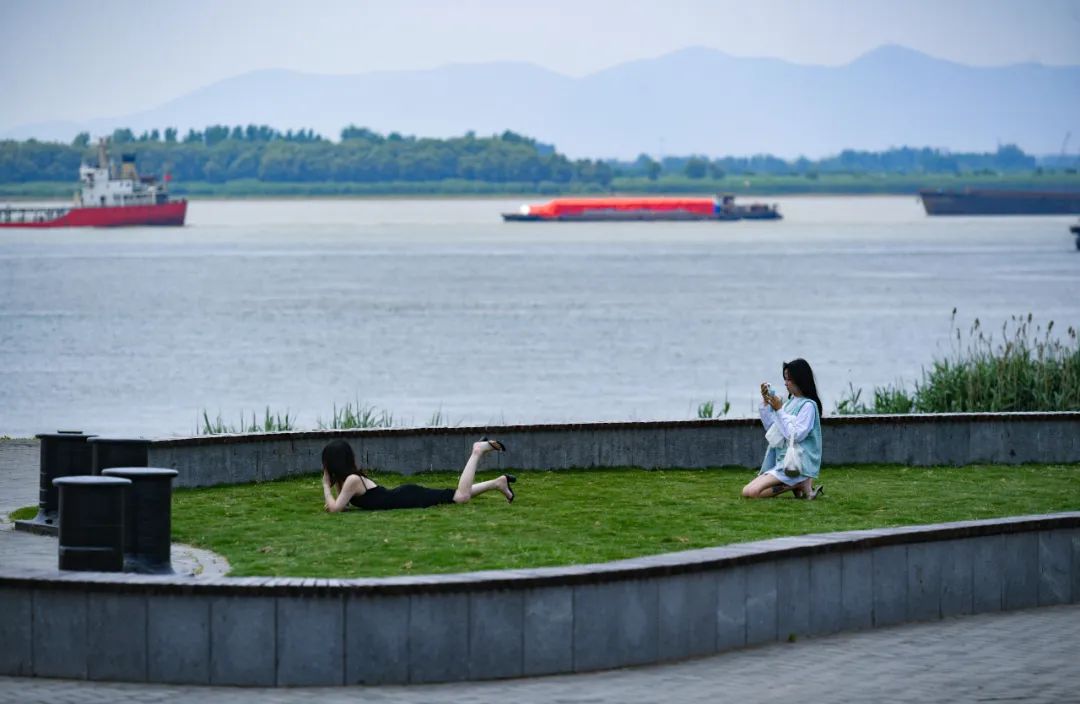 昔日油库船厂和矿场，今天公园绿地风光带——“打卡”南京滨江 见证岸线“重生”