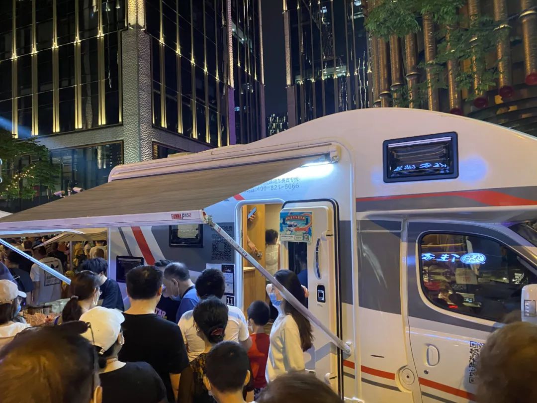 上海夜生活节的摊位算不算地摊？