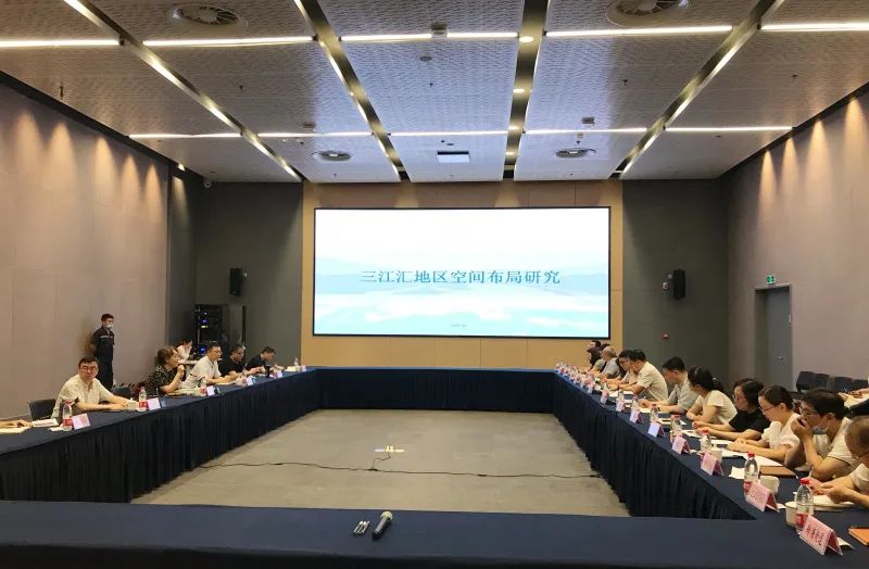 市区协同  凝聚共识︱市规划资源局专班组赴三江汇地区对接空间布局方案