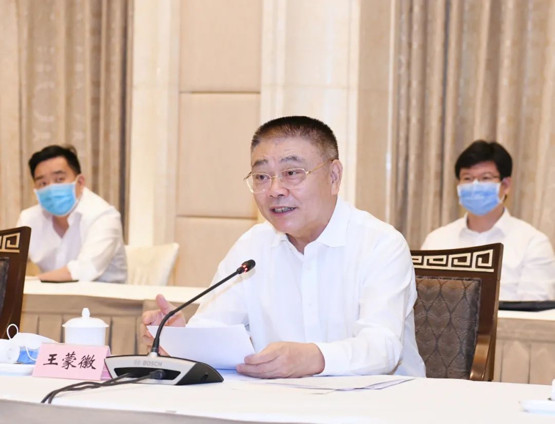 住建部今天与上海签约，共建超大城市精细化建设和治理中国典范！