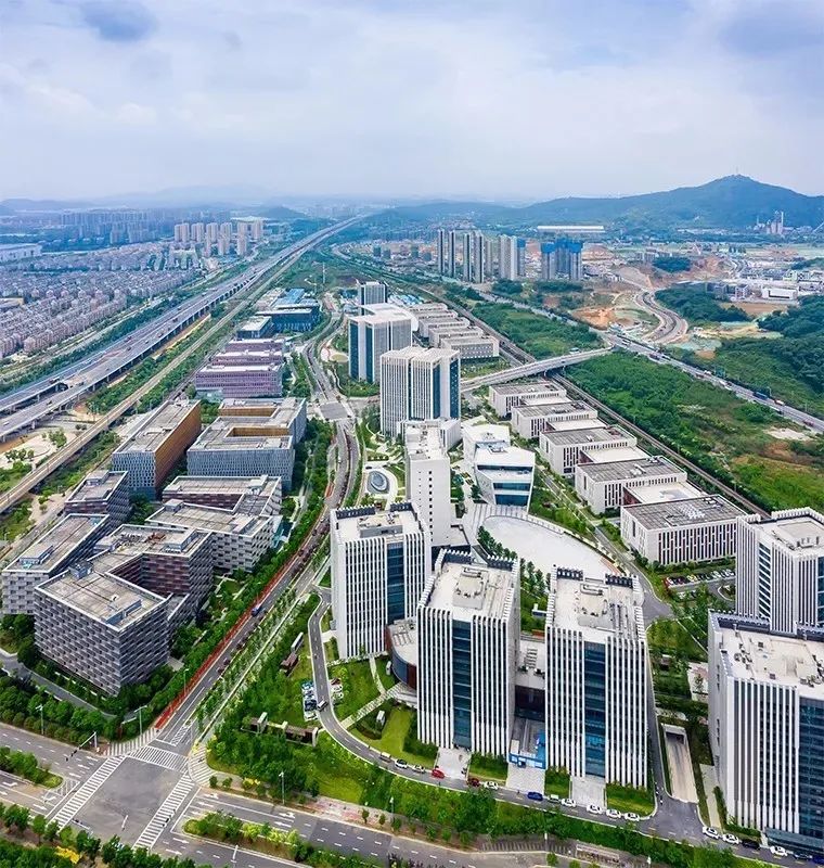 南京上半年GDP增速继续领跑  收获九个全省第一！
