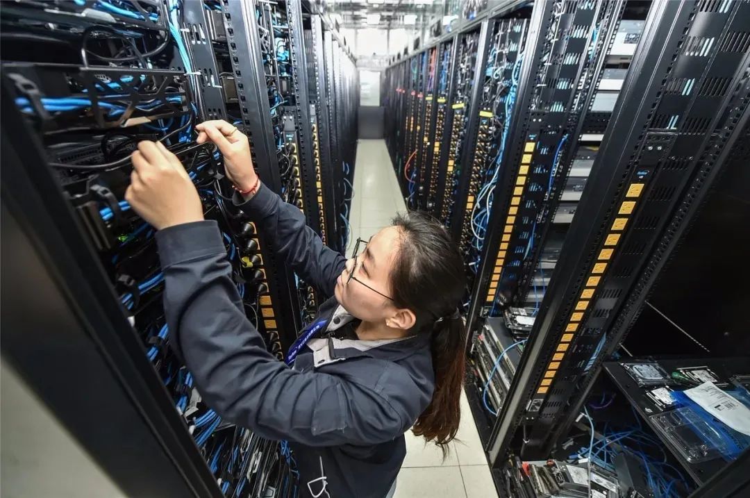 南京上半年GDP增速继续领跑  收获九个全省第一！