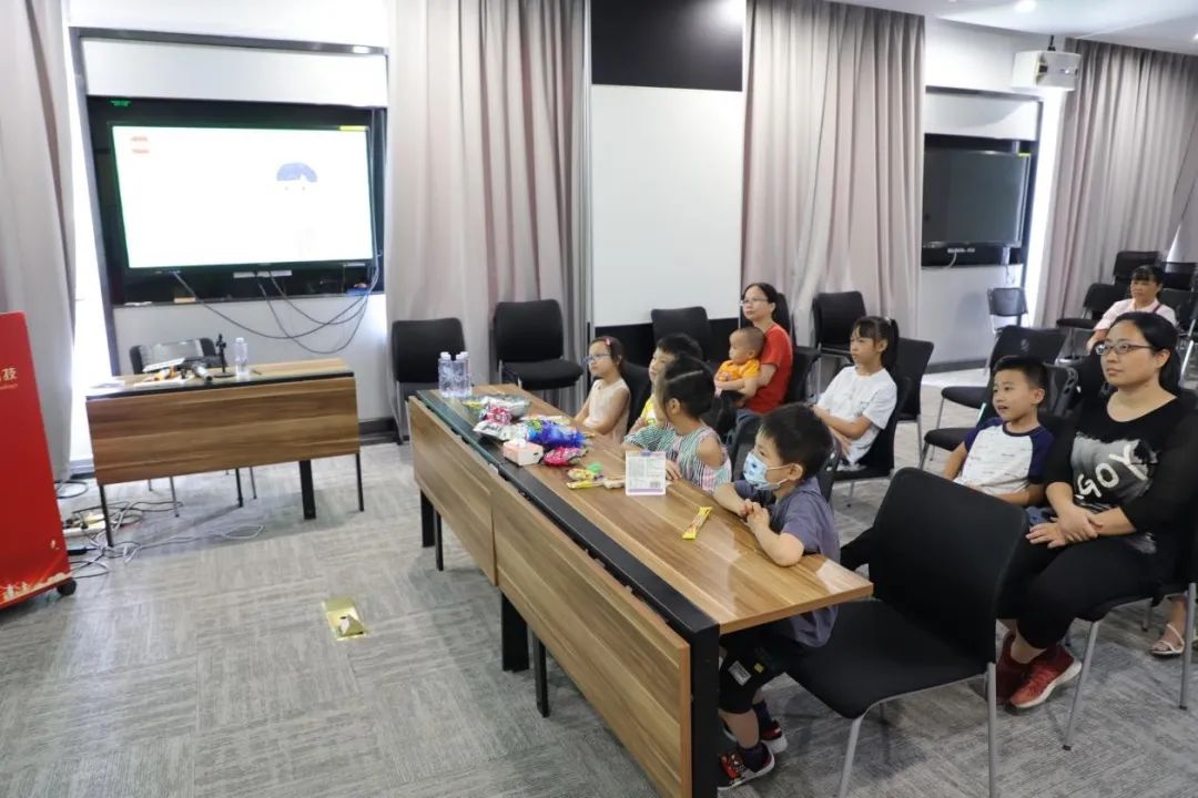 玩转高科技,科学抗疫情——国地科技应邀参加 2020年“广州创新科普嘉年华展示”并举办“广州科技开放日”专题活动 玩转高科技,科学抗疫情——国地科技应邀参加 2020年“广州创新科普嘉年华展示”并举办“广州科技开放日”专题活动