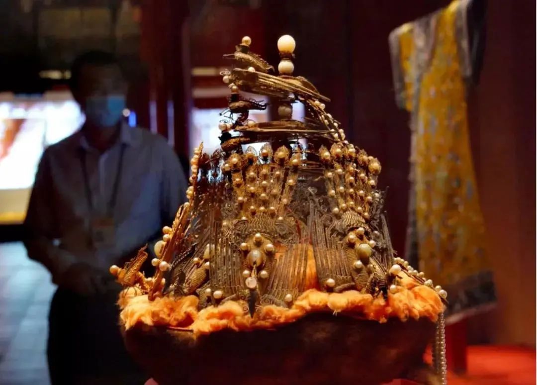 震撼!紫禁城建成600年大展,这片“纱”二百多年来首度与公众见面 震撼!紫禁城建成600年大展,这片“纱”二百多年来首度与公众见面