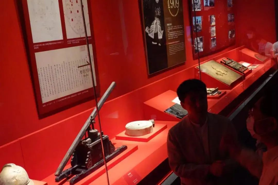 震撼!紫禁城建成600年大展,这片“纱”二百多年来首度与公众见面 震撼!紫禁城建成600年大展,这片“纱”二百多年来首度与公众见面