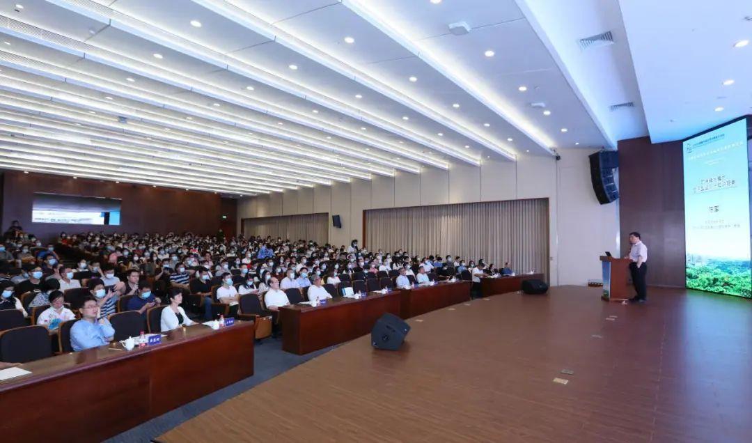 大师专家为广州“降温”出谋划策 “可持续城市降温与城市治理创新实践研讨会”召开 大师专家为广州“降温”出谋划策 “可持续城市降温与城市治理创新实践研讨会”召开