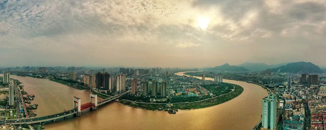 首个“镇改市”的华丽蝶变 首个“镇改市”的华丽蝶变