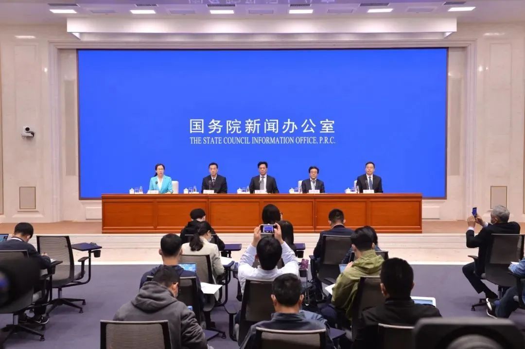 全文发布+答记者问 |《关于加强全民健身场地设施建设发展群众体育的意见》 全文发布+答记者问 |《关于加强全民健身场地设施建设发展群众体育的意见》