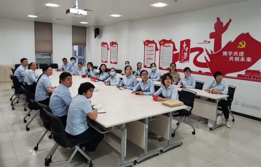 市规划资源局滨江分局掀起《民法典》学习热潮