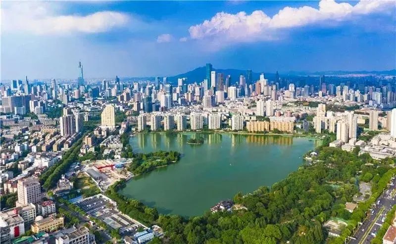 刚刚省长这份报告，为何频频“点名”南京？