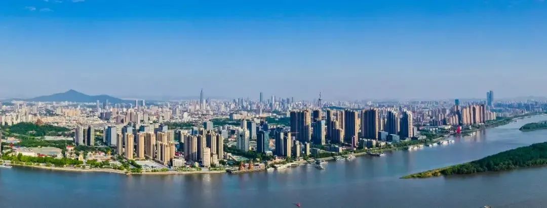 刚刚省长这份报告，为何频频“点名”南京？