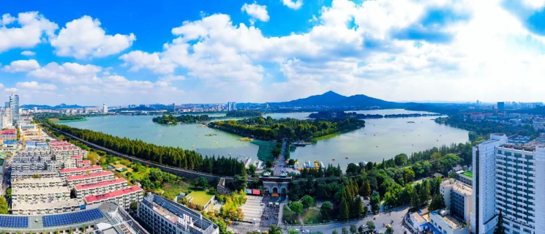 政协开幕会上，南京市委书记提出共绘“四幅画卷”