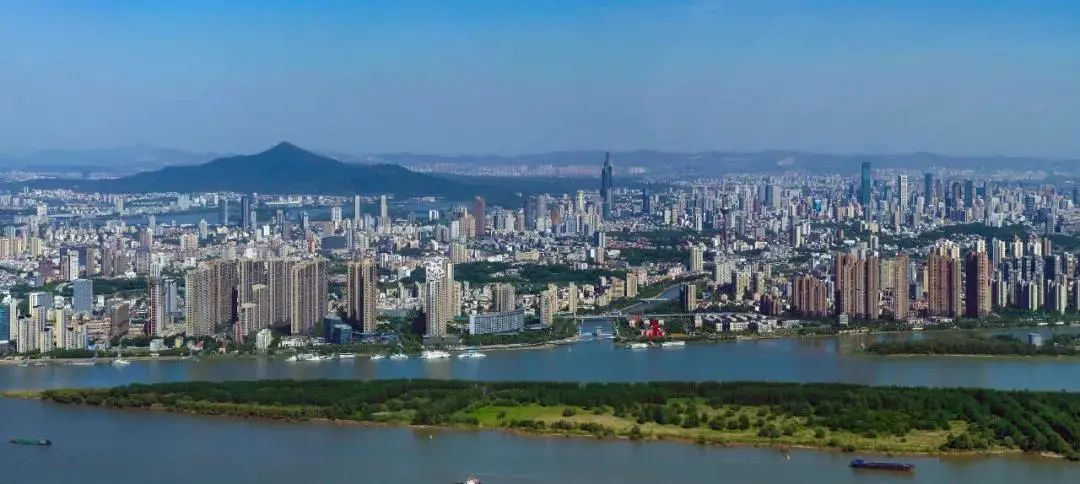 政协开幕会上，南京市委书记提出共绘“四幅画卷”